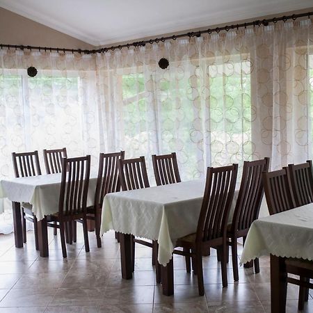 U Eli Hotel Polyana  Luaran gambar