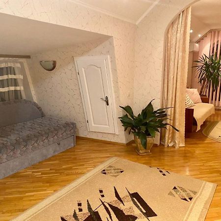 U Eli Hotel Polyana  Luaran gambar
