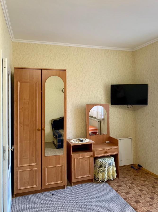U Eli Hotel Polyana  Luaran gambar