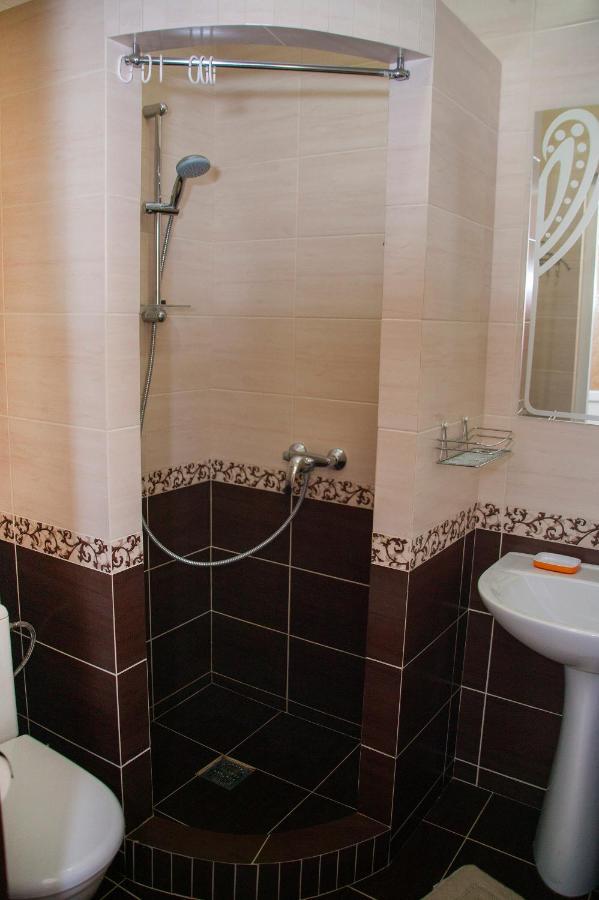 U Eli Hotel Polyana  Luaran gambar