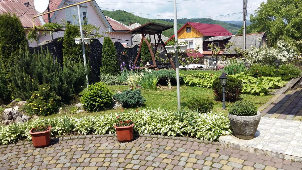 U Eli Hotel Polyana  Luaran gambar