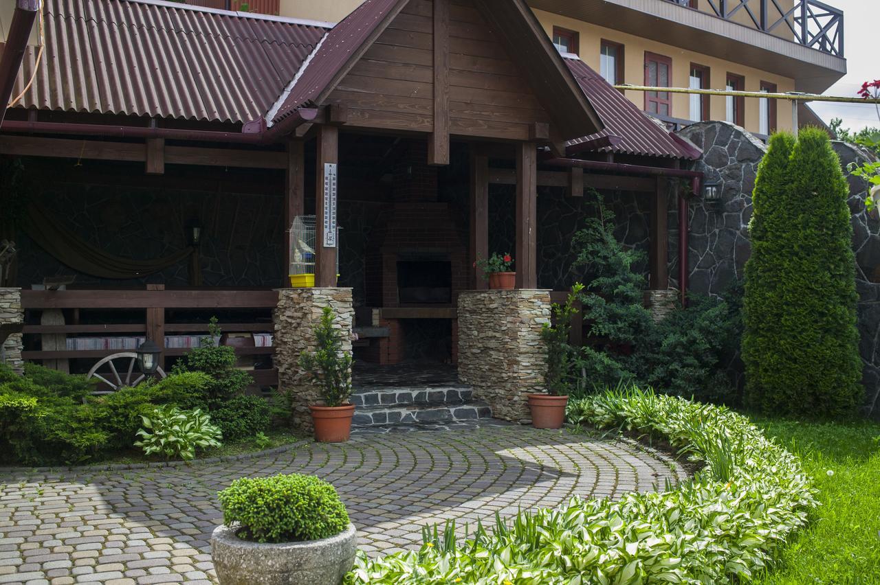 U Eli Hotel Polyana  Luaran gambar