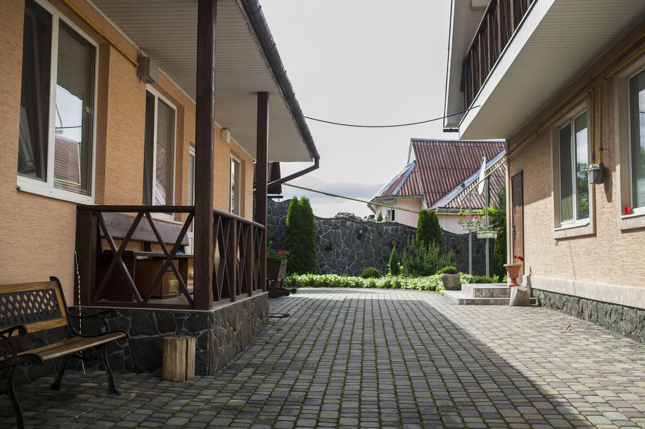 U Eli Hotel Polyana  Luaran gambar