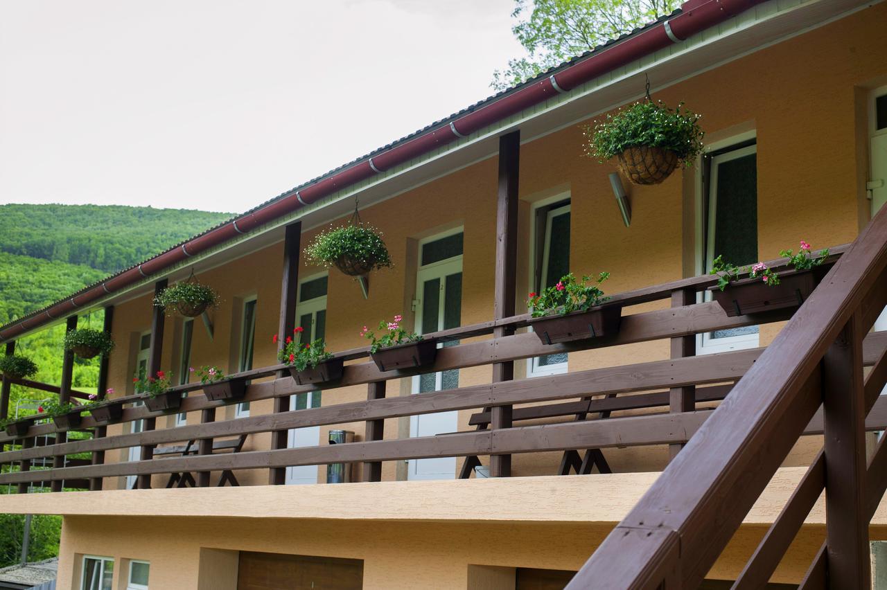 U Eli Hotel Polyana  Luaran gambar