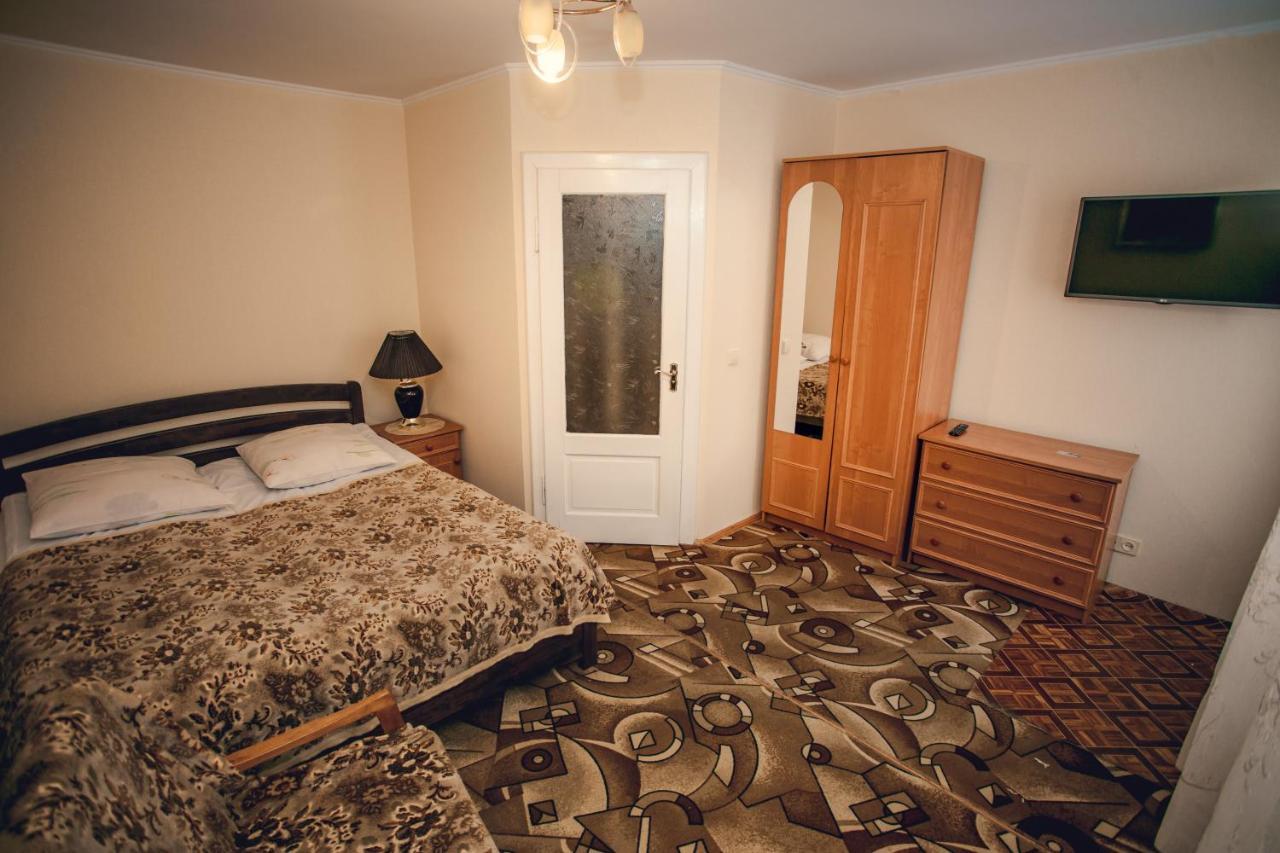 U Eli Hotel Polyana  Luaran gambar