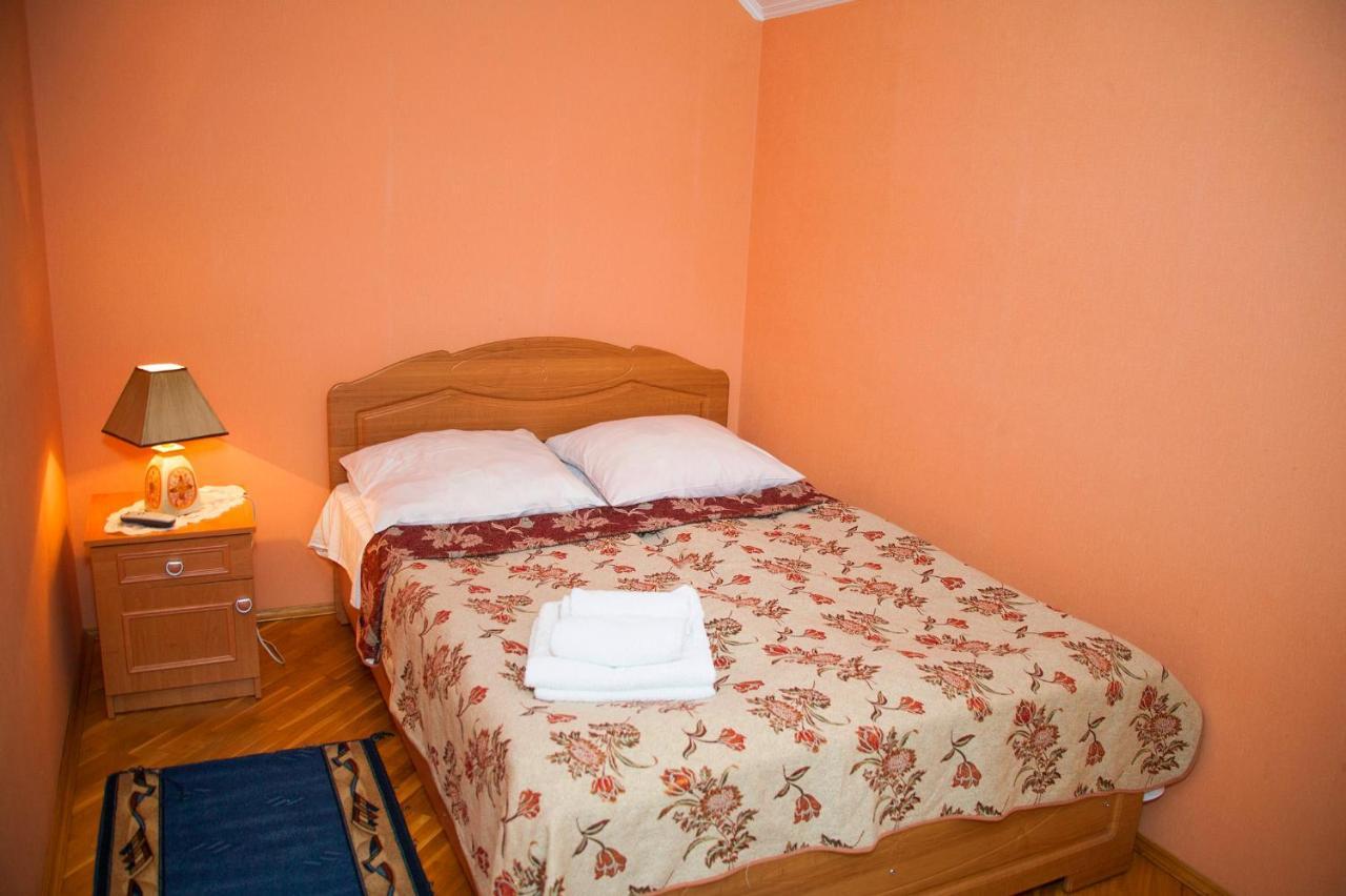 U Eli Hotel Polyana  Luaran gambar