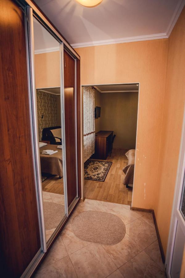 U Eli Hotel Polyana  Luaran gambar